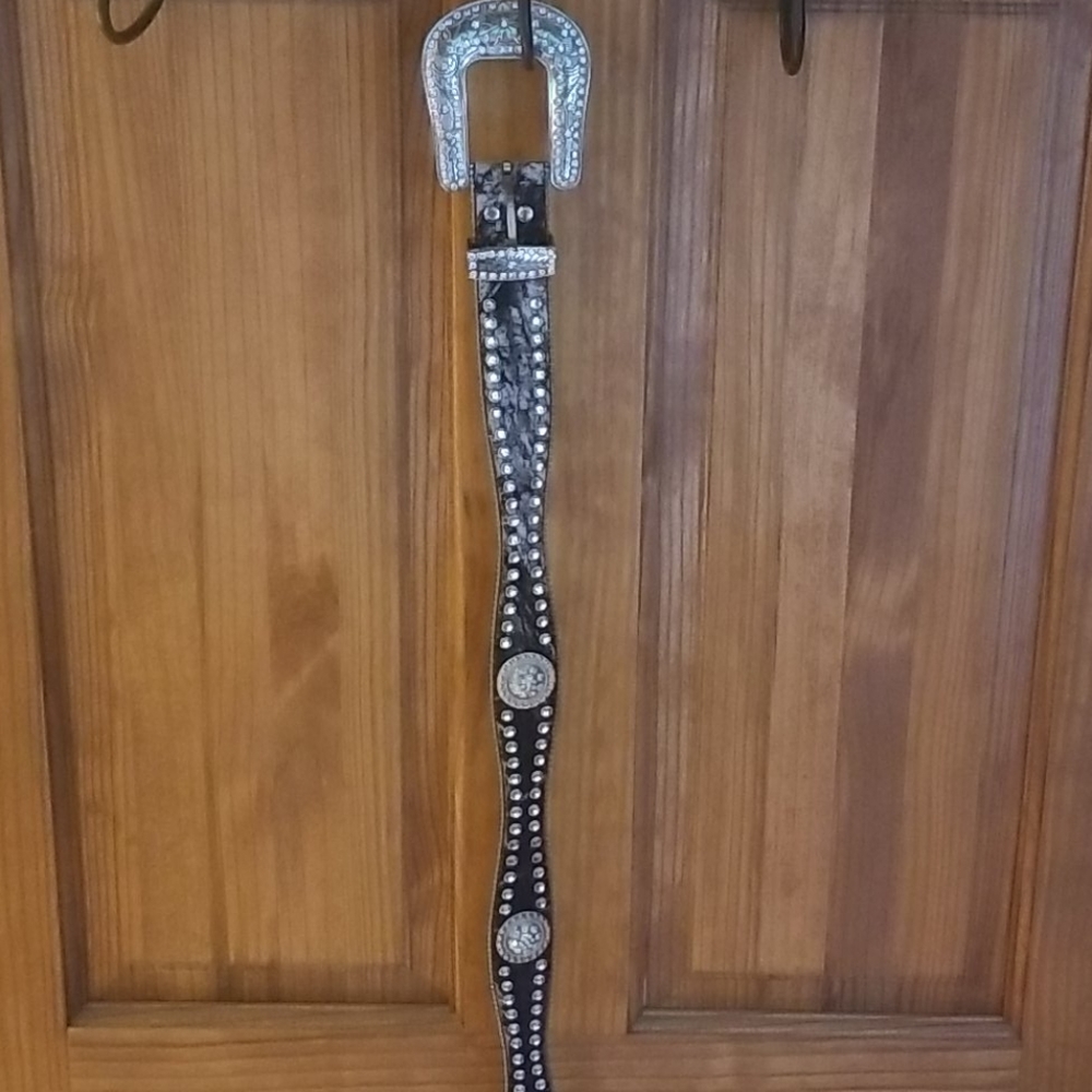GUC Ladies Rhinestone Belt with camo pattern